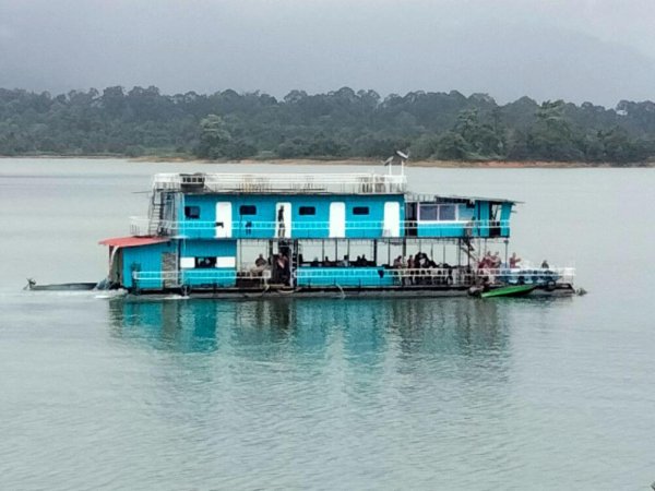 Sri Bayu Houseboat