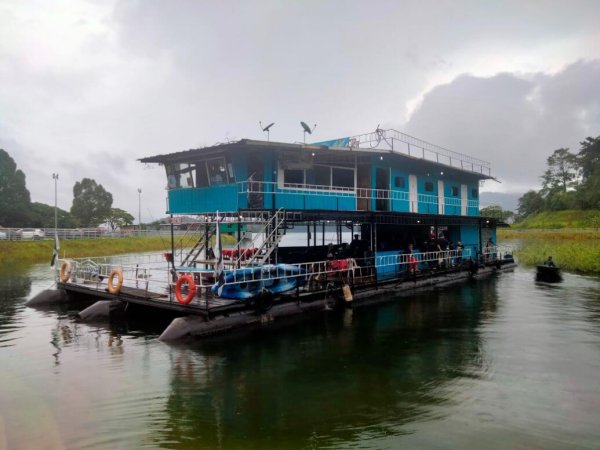 Sri Bayu Houseboat