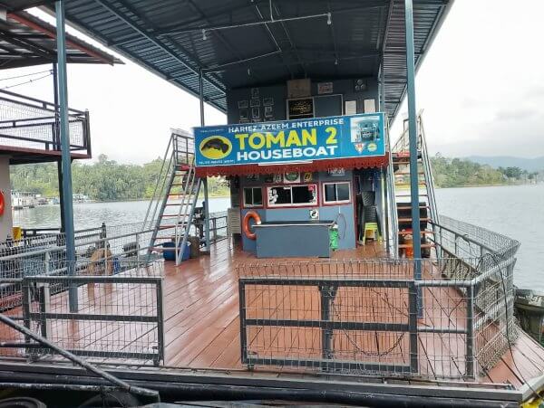 Toman 2 Houseboat