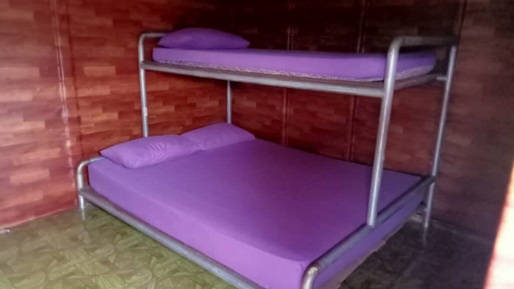 Meranti houseboat bilik tidur 1