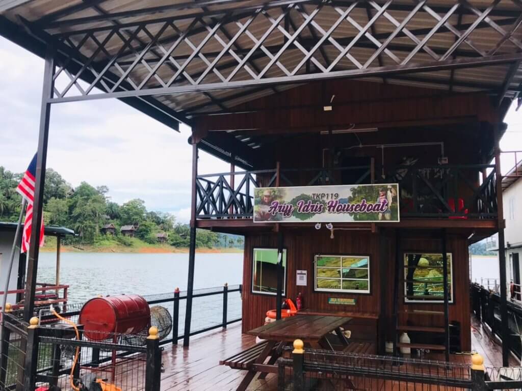 ariff idris houseboat 1