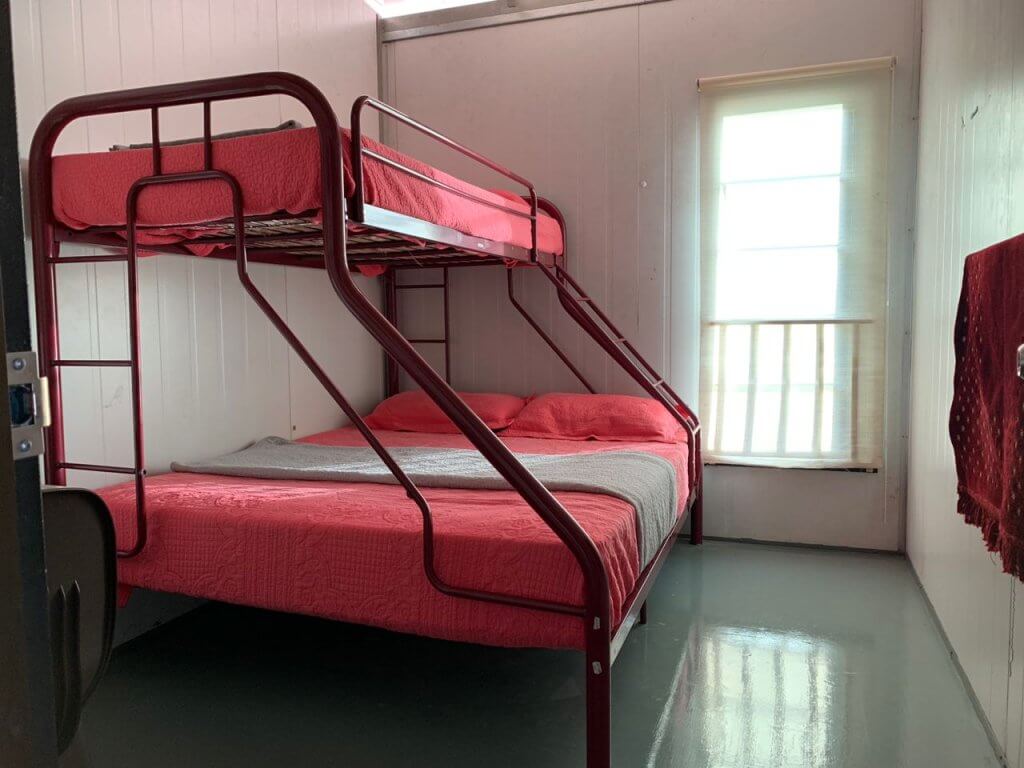 buyong houseboat bilik tidur 2