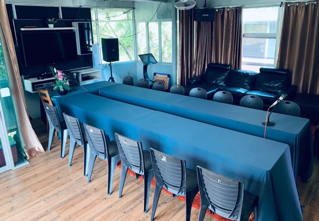 buyong houseboat meeting