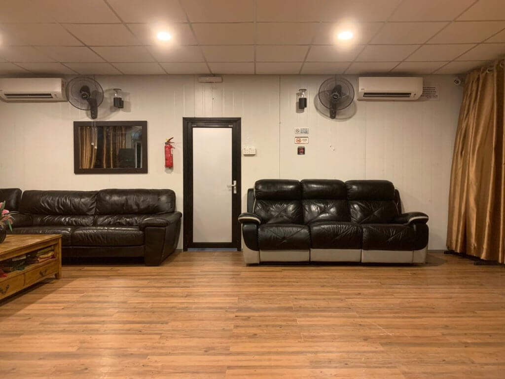 buyong houseboat ruang tamu 1