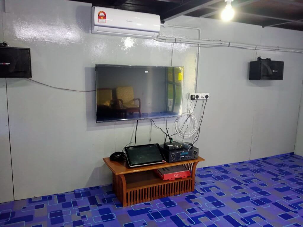 DIN KJ HOUSEBOAT X JOMLAR (4)