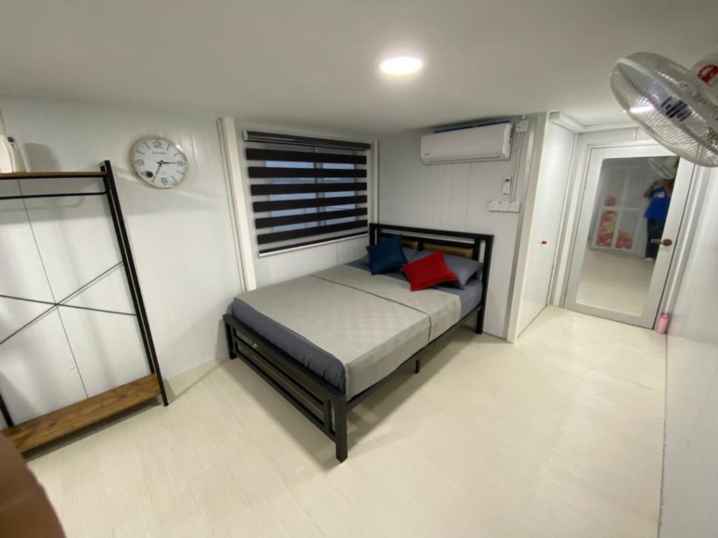 RAZNA HOUSEBOAT X JOMLAR (1)