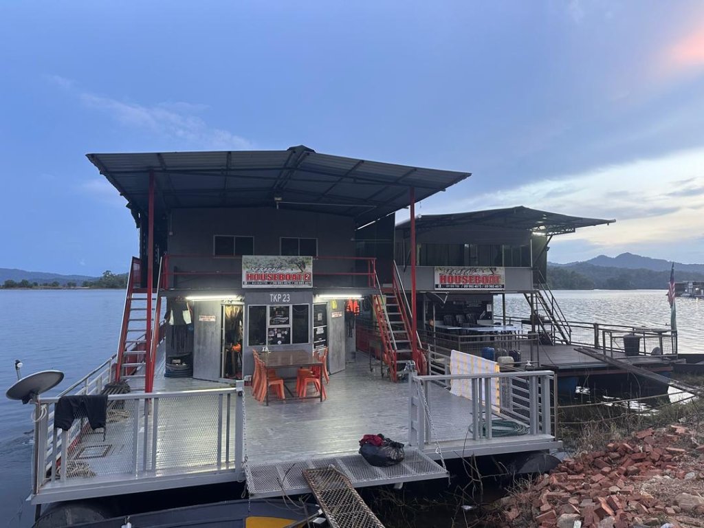 SEBARAU HOUSEBOAT 1 X JOMLAR (4)