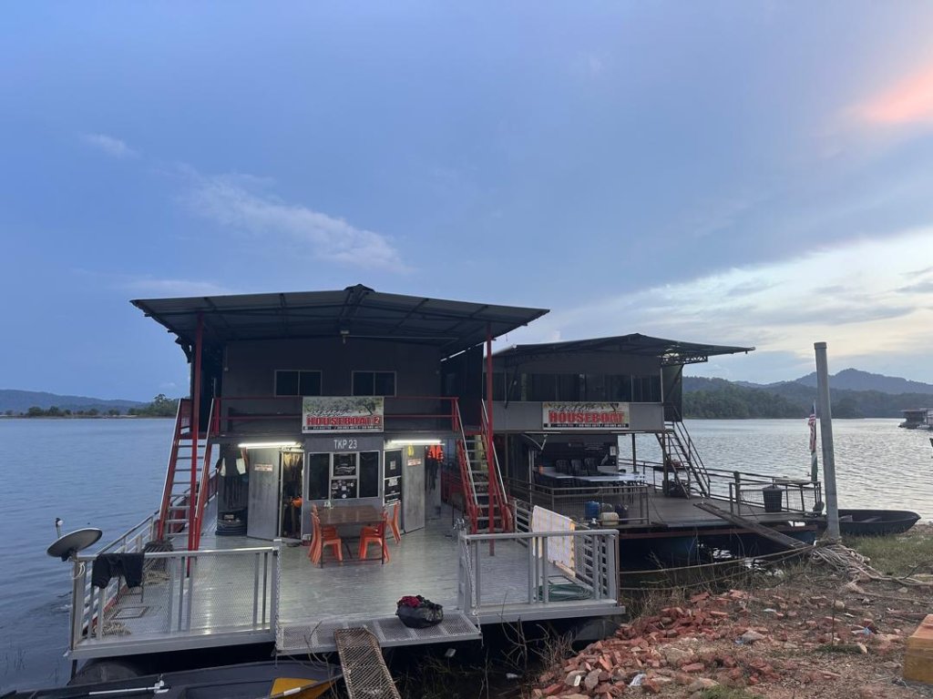 SEBARAU HOUSEBOAT 1 X JOMLAR (5)