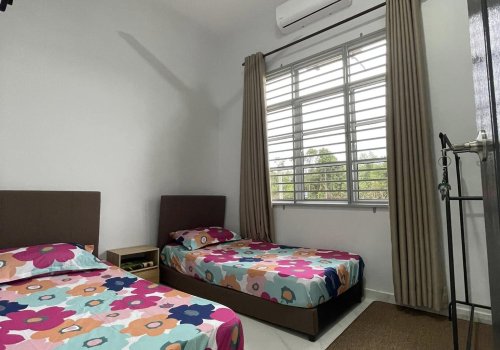 ZRA HOMESTAY (11)